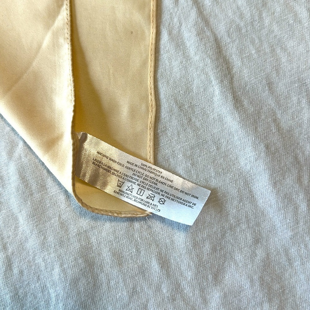 Scarf - Picture 2 of 3